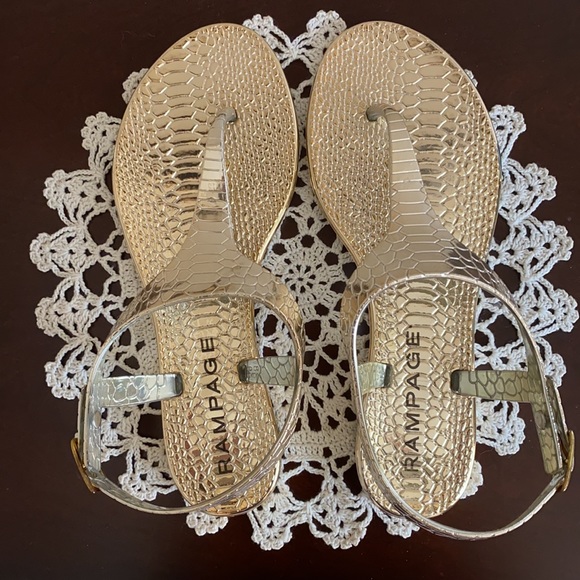 Rampage Reptile Gold Sandal Size 7 NWT - Picture 4 of 6